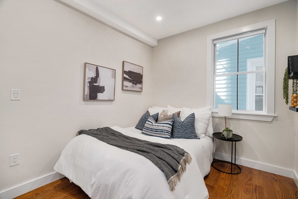 21 Lexington St # 201