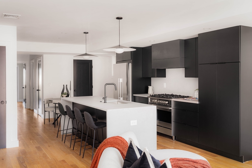 272 East Eagle St # 1