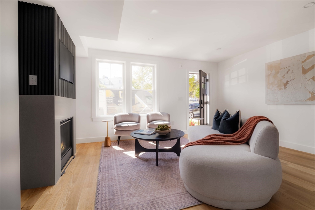 272 East Eagle St # 1