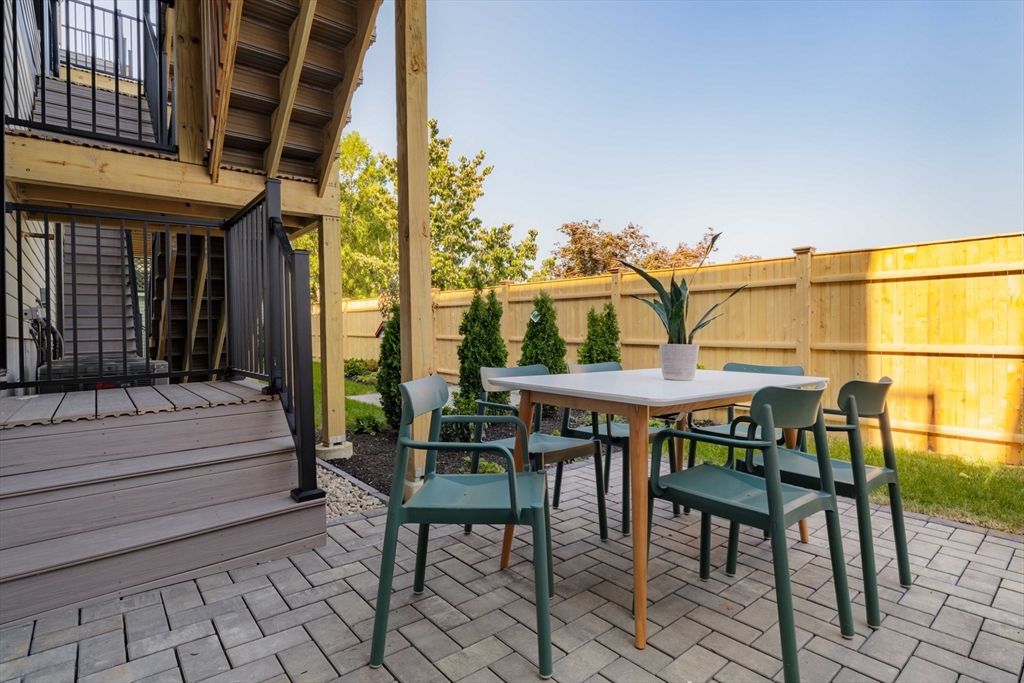 272 East Eagle St # 1