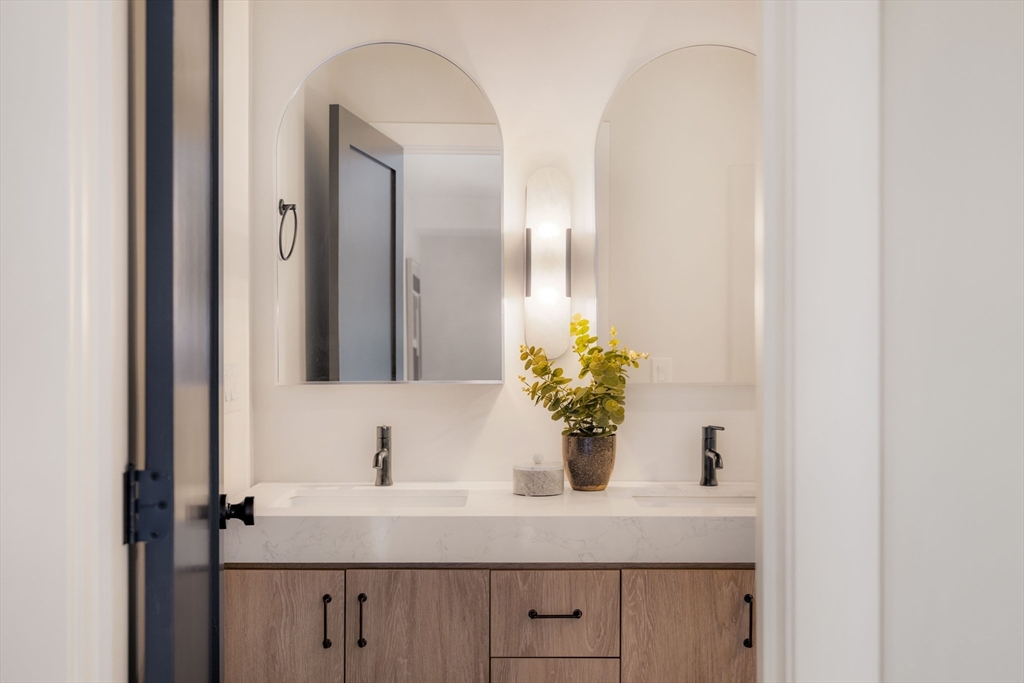 272 East Eagle St # 1