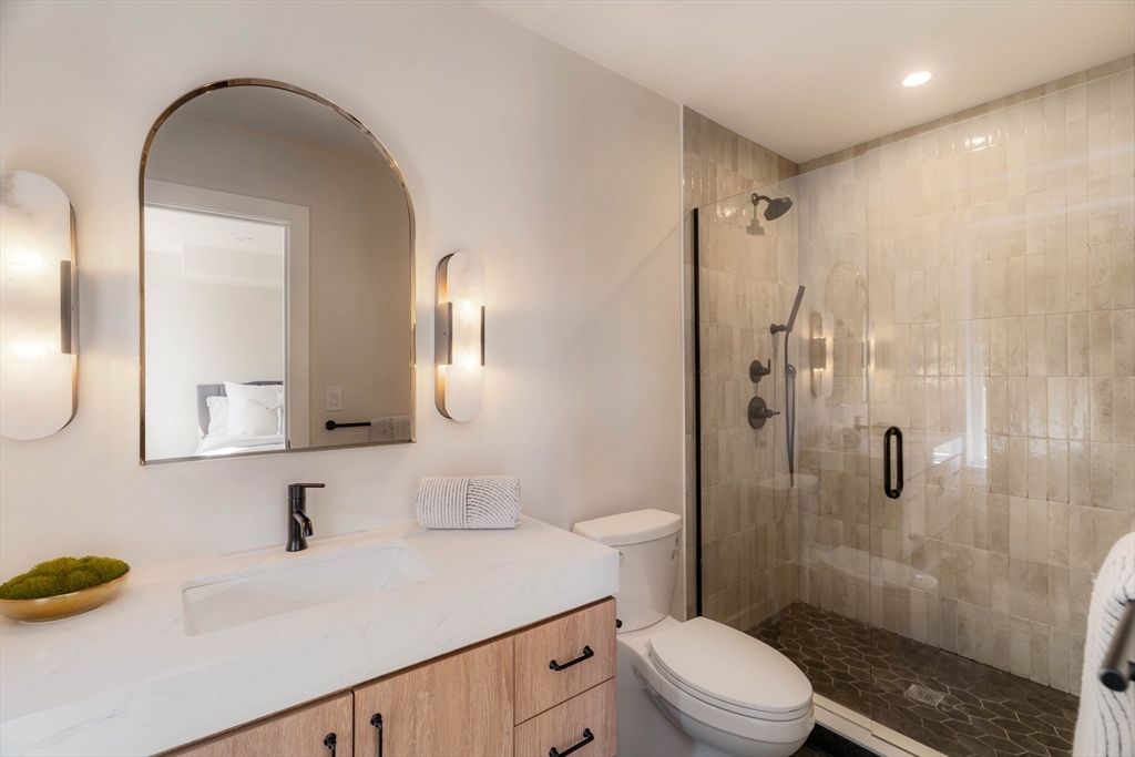 272 East Eagle St # 2