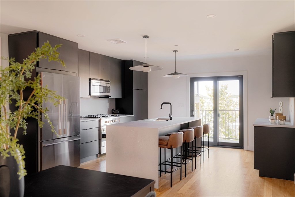 272 East Eagle St # 2