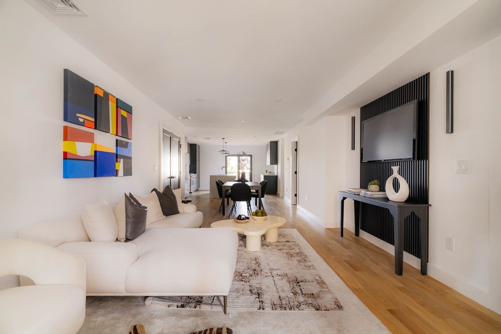 272 East Eagle St # 2