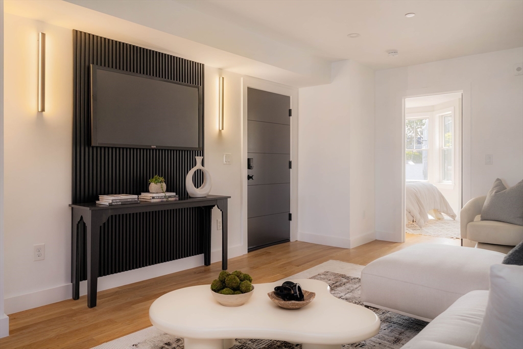 272 East Eagle St # 2