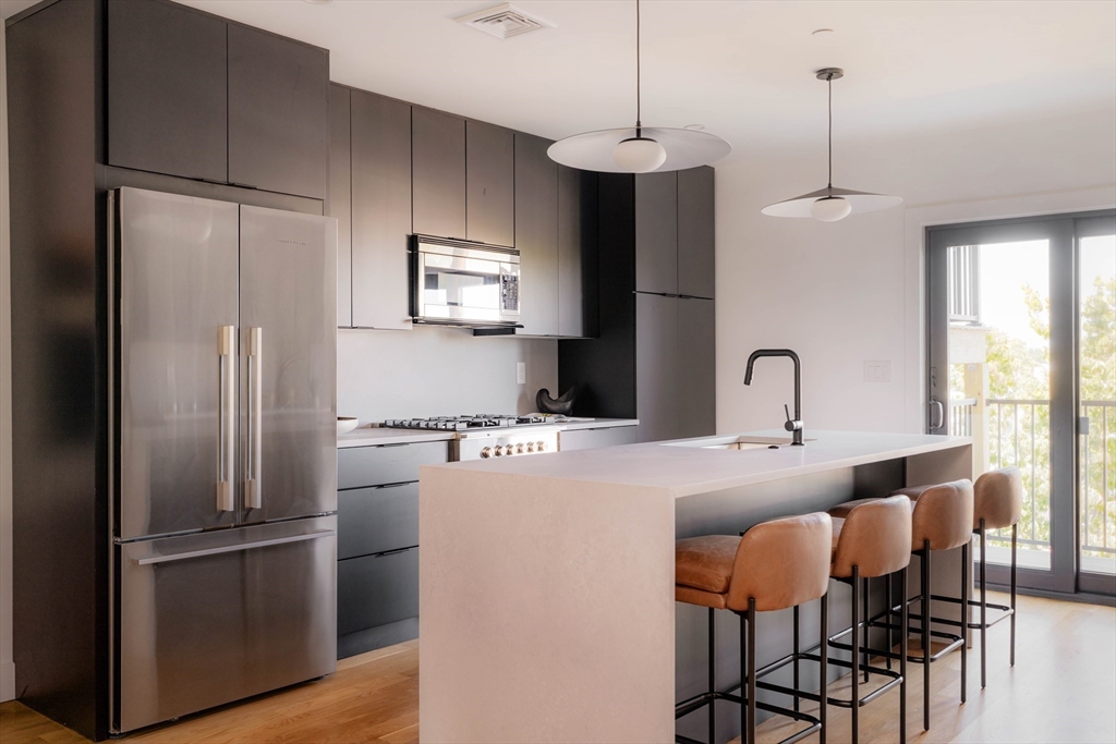 272 East Eagle St # 2