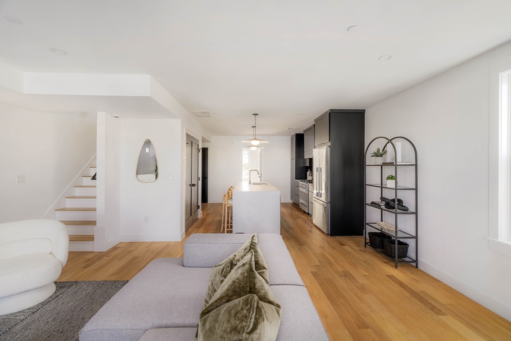 272 East Eagle St # 6