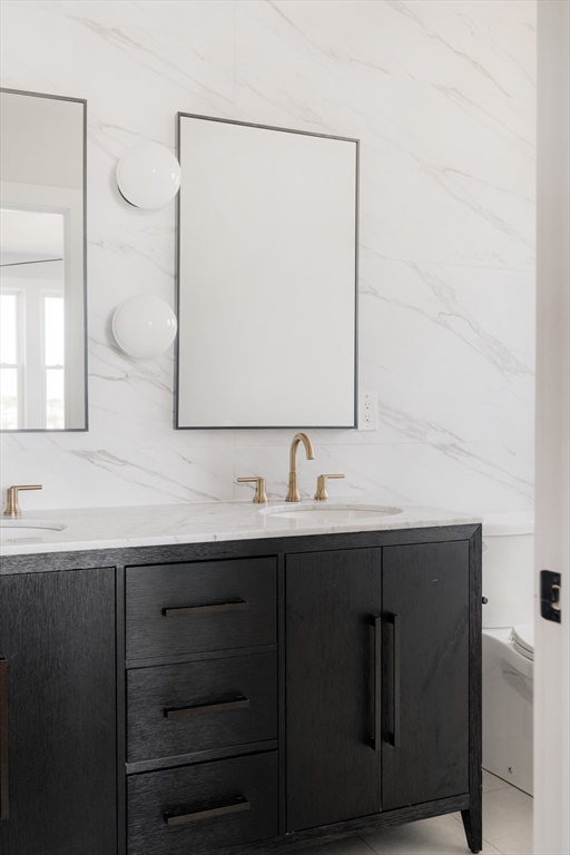 272 East Eagle St # 6