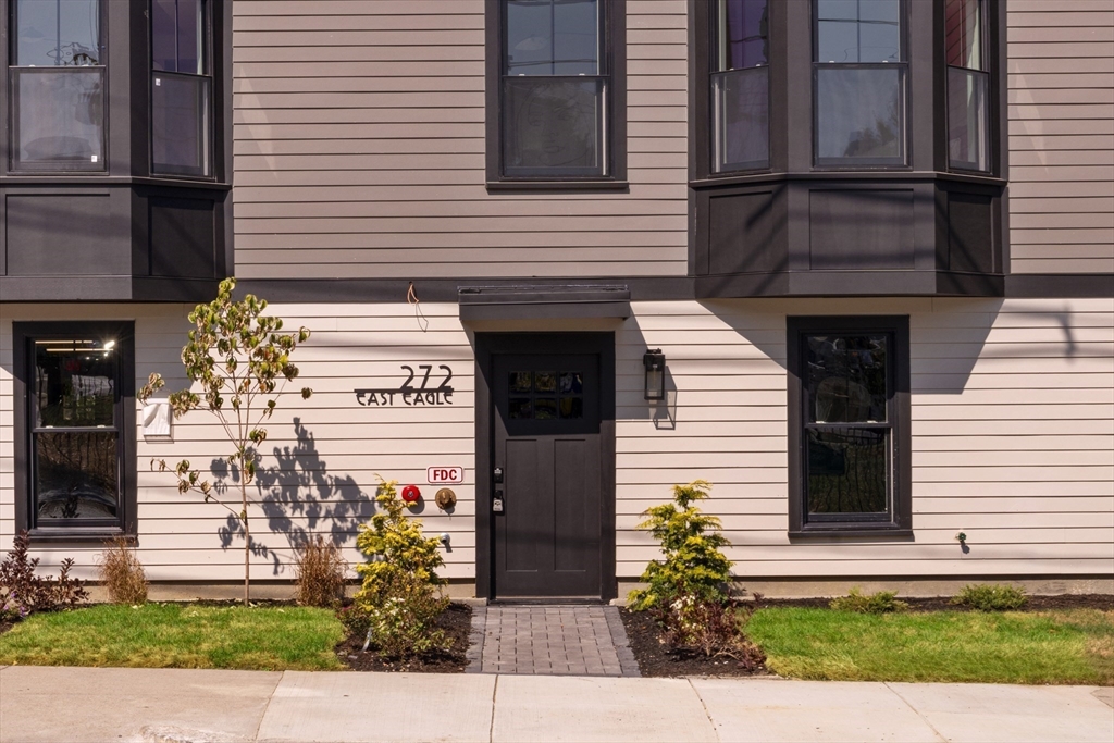 272 East Eagle St # 6