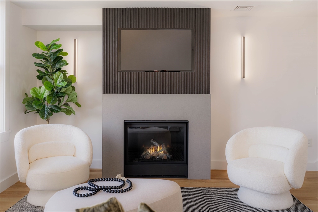 272 East Eagle St # 6