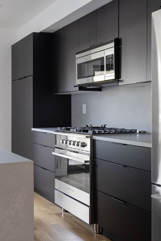 272 East Eagle St # 3