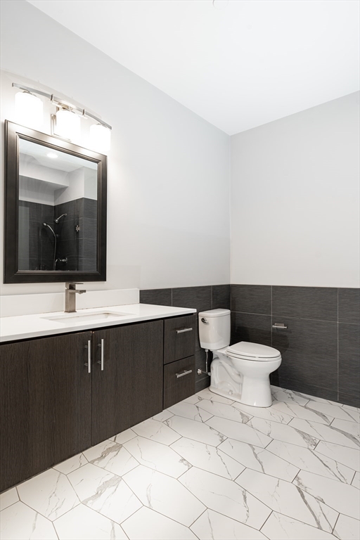 18 Cliveden St # 402