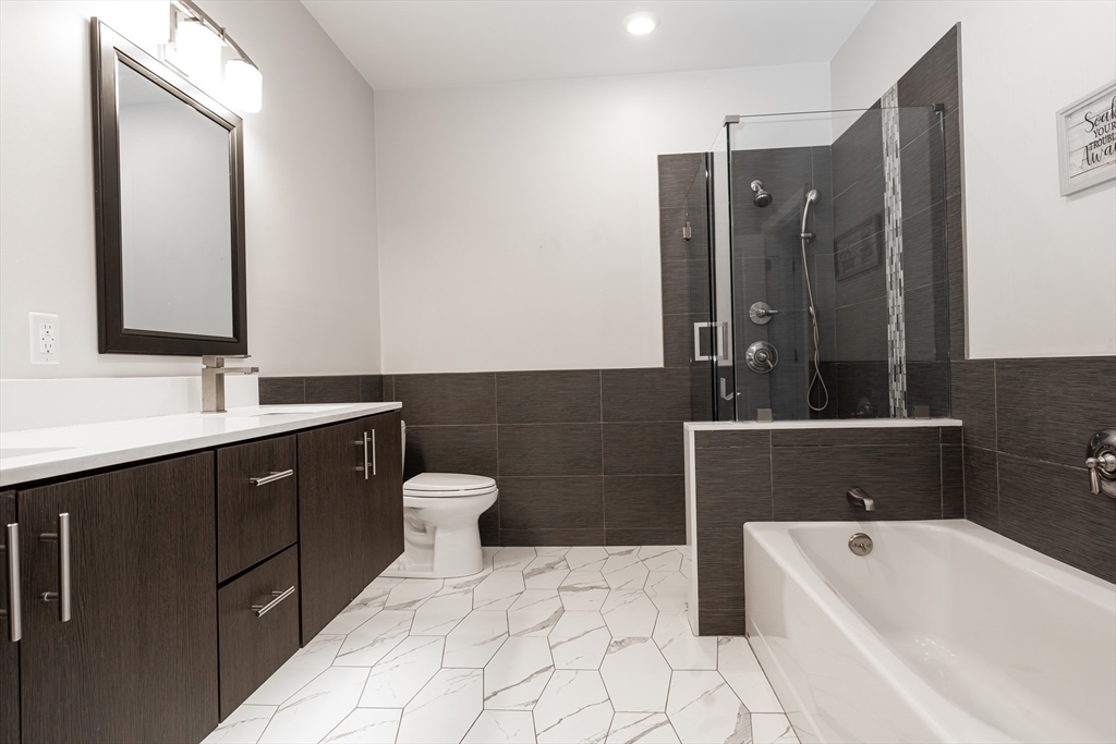 18 Cliveden St # 402