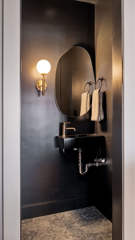 272 East Eagle St # 4