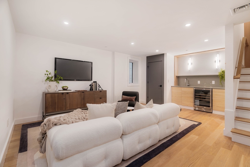 286 Broadway # 2