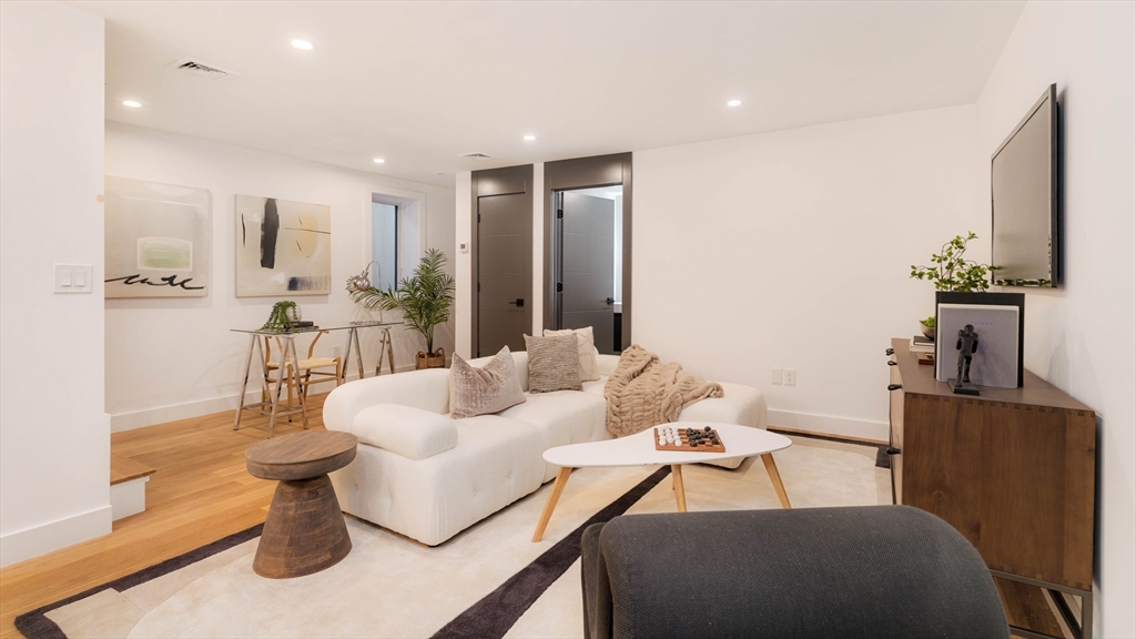 286 Broadway # 2