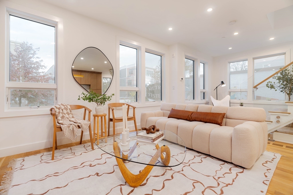 286 Broadway # 1
