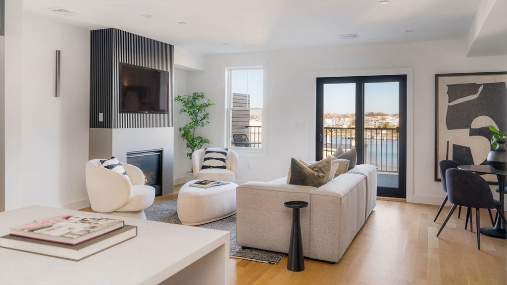 272 East Eagle St # 5