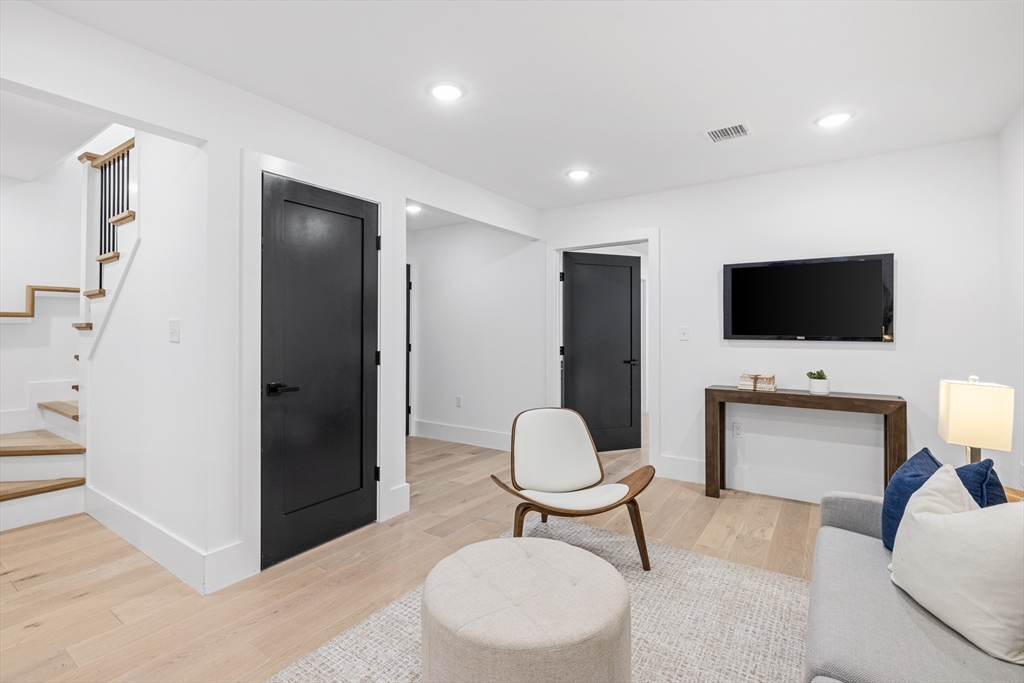 207 Highland Ave # A