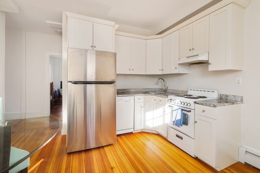 11-13 Craigie St