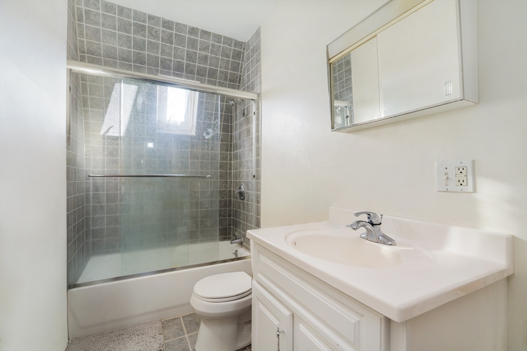 11-13 Craigie St