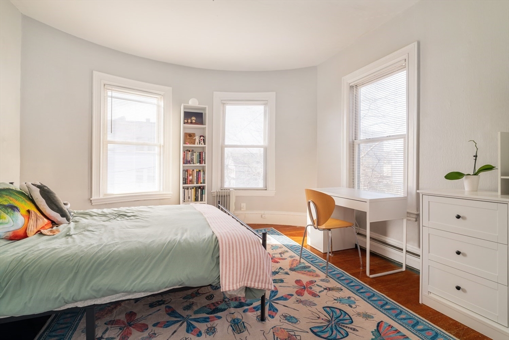 11-13 Craigie St