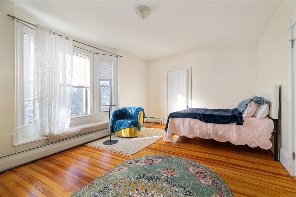 11-13 Craigie St
