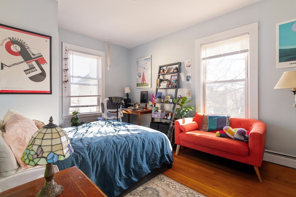 11-13 Craigie St