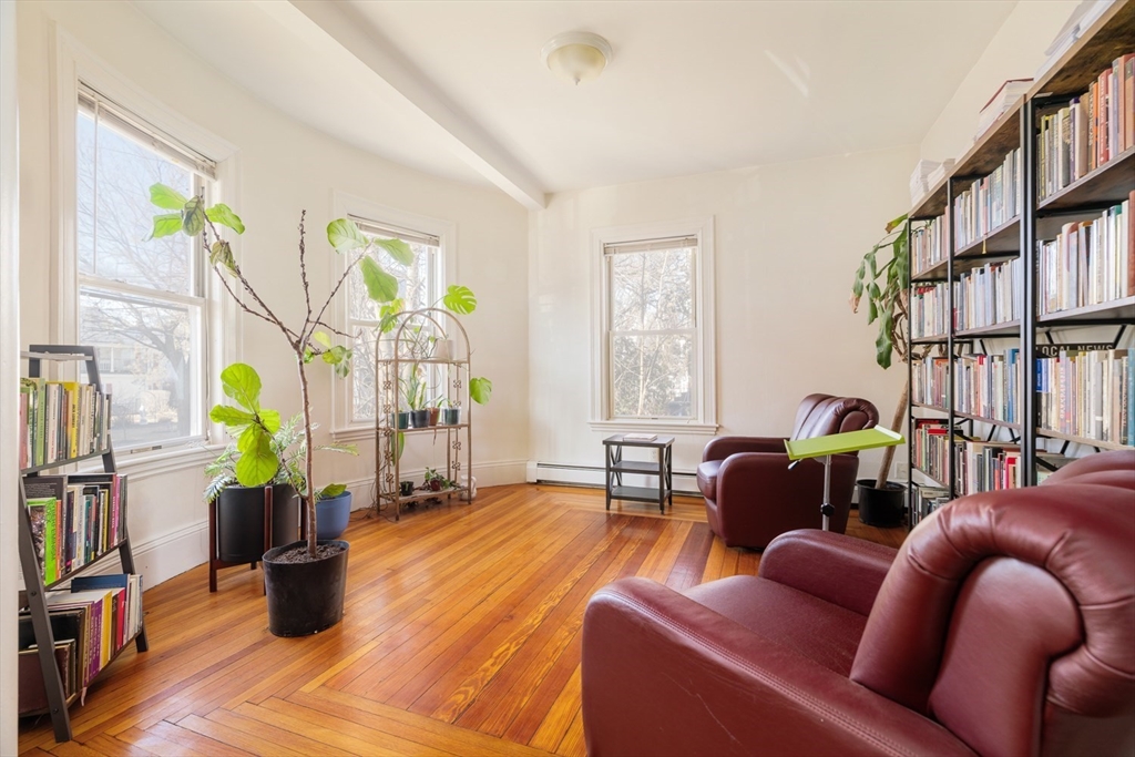 11-13 Craigie St