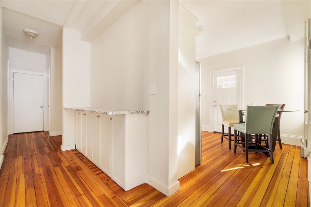 11-13 Craigie St