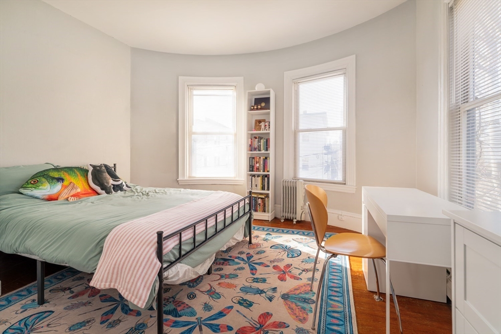11-13 Craigie St