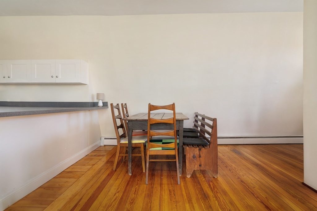 11-13 Craigie St