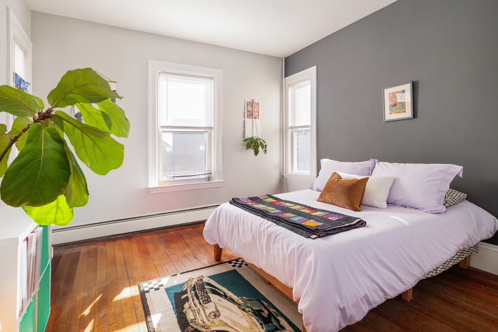 11-13 Craigie St