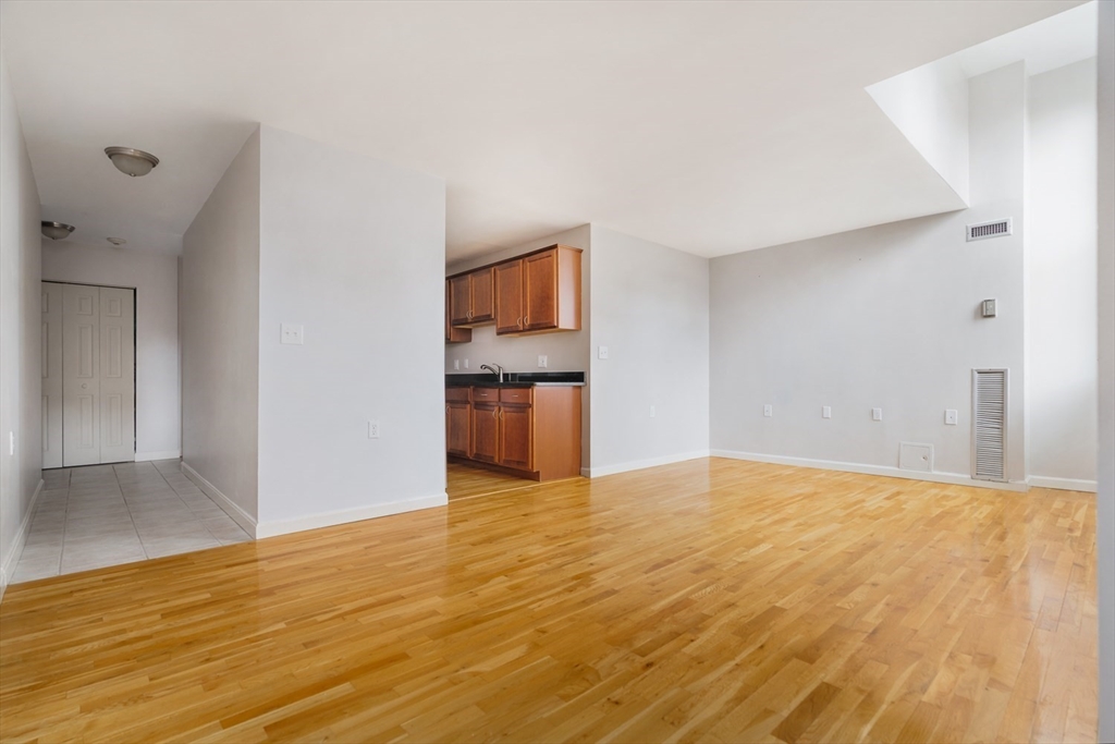 20 Daniels # 316 Unit: #316