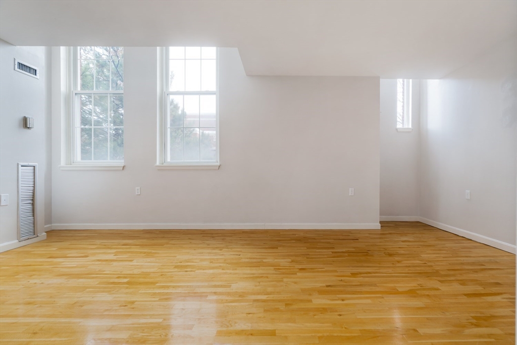 20 Daniels # 316 Unit: #316