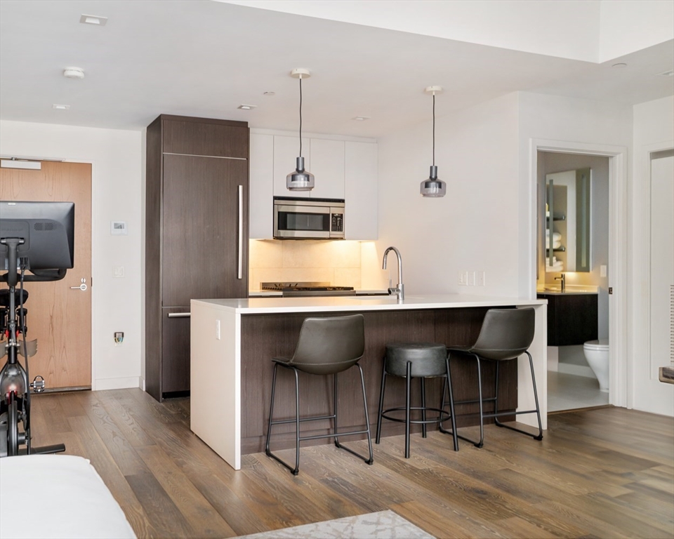 375 Canal St Unit: PH203