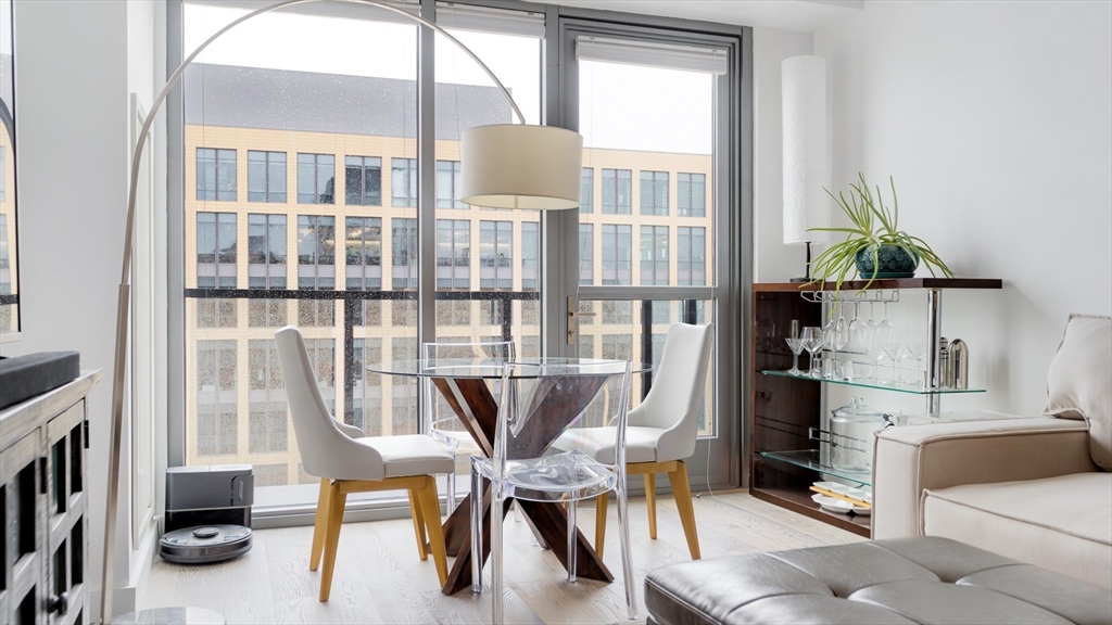 375 Canal St Unit: PH203