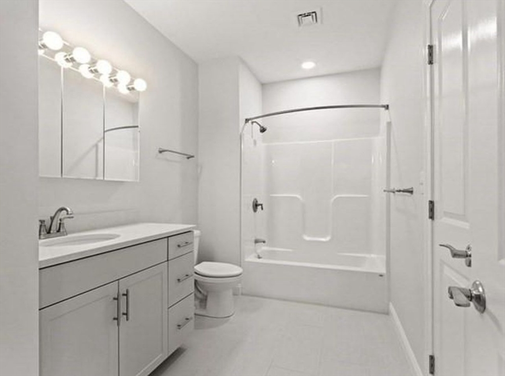 320 Middlesex Ave # A102