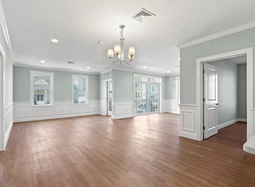 320 Middlesex Ave # A102