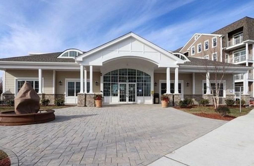 320 Middlesex Ave # A102