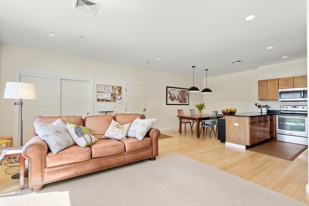 99 Chestnut Hill Ave # 321