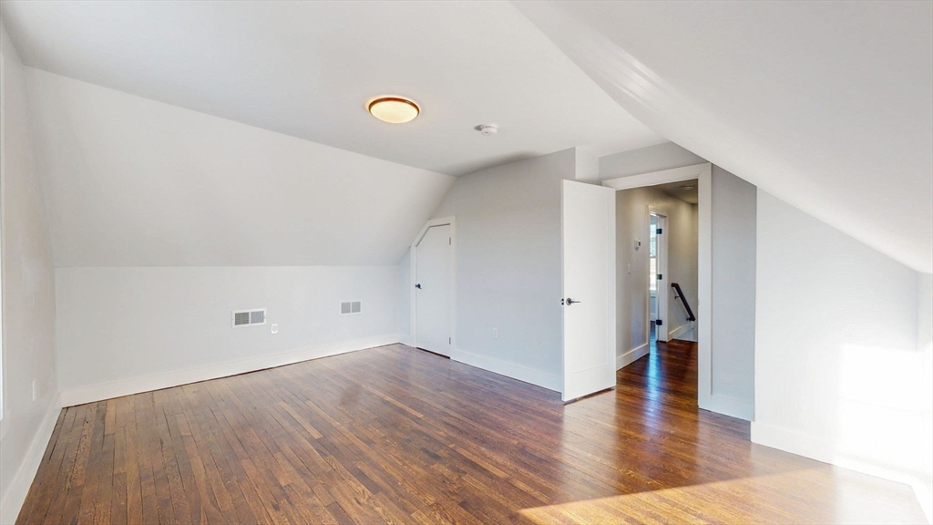 24 Alfred St