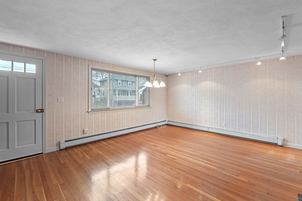 11 Netherton Ave