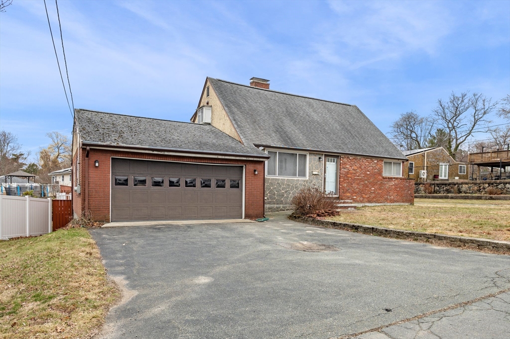 11 Netherton Ave