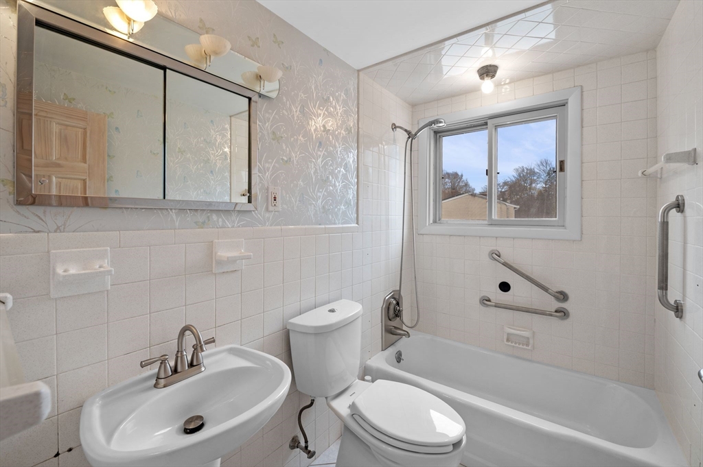 11 Netherton Ave