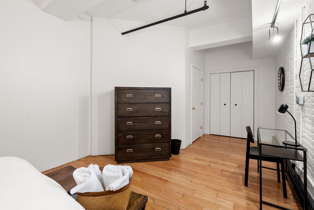 19 Stanhope Street # 1C