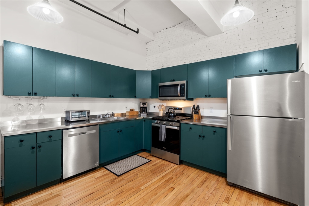 19 Stanhope Street # 1C