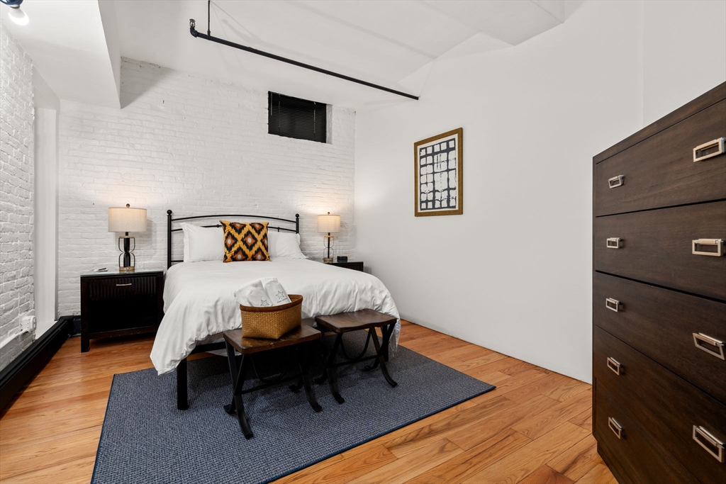 19 Stanhope Street # 1C