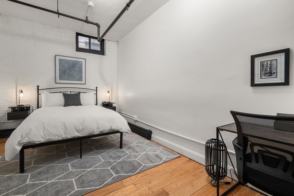 19 Stanhope Street # 1C