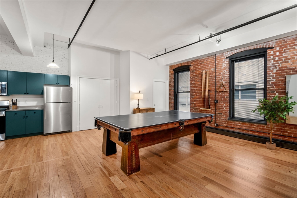 19 Stanhope Street # 1C